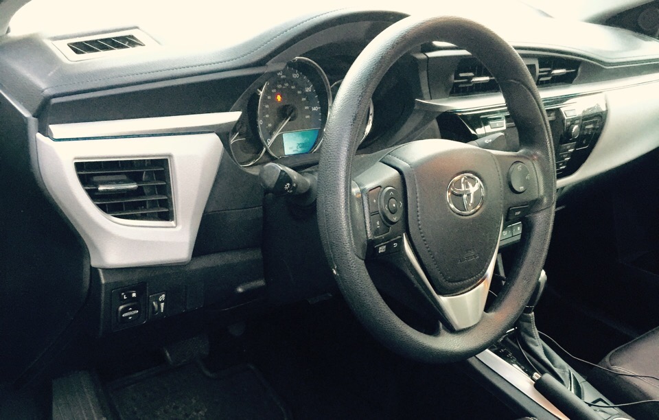 2014 Toyota Corolla - photo 5