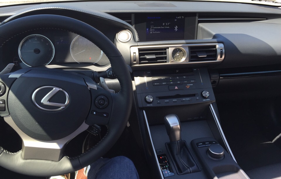 2016 Lexus IS 200t - photo 1