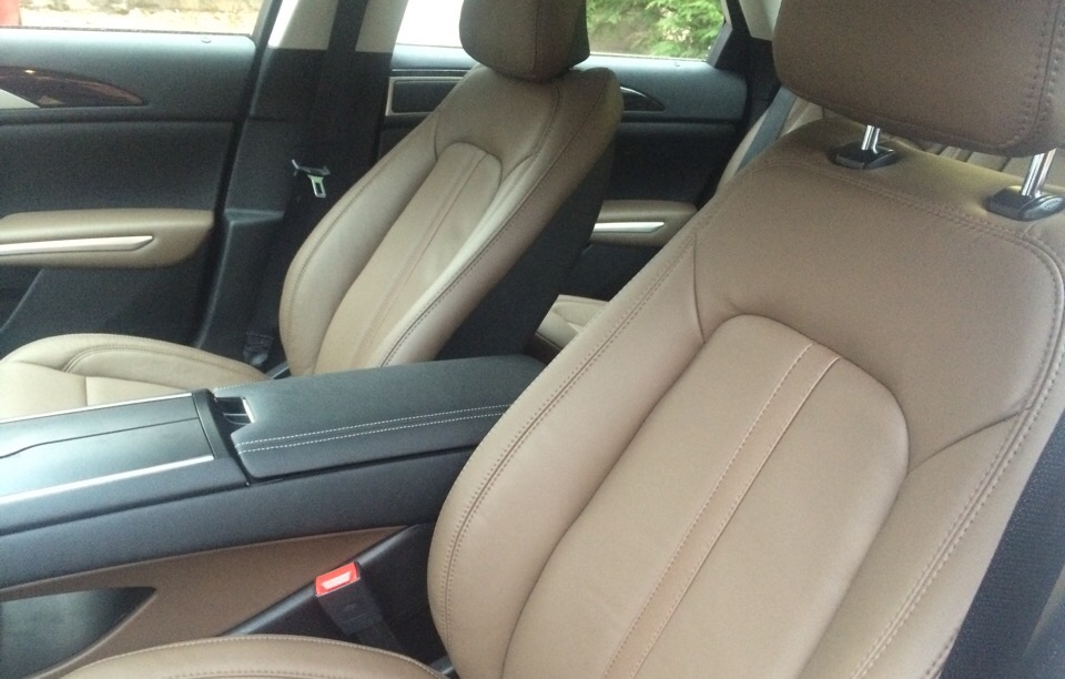 2015 Lincoln MKZ Hybrid - photo 2