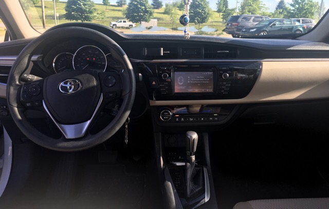 2015 Toyota Corolla - photo 2