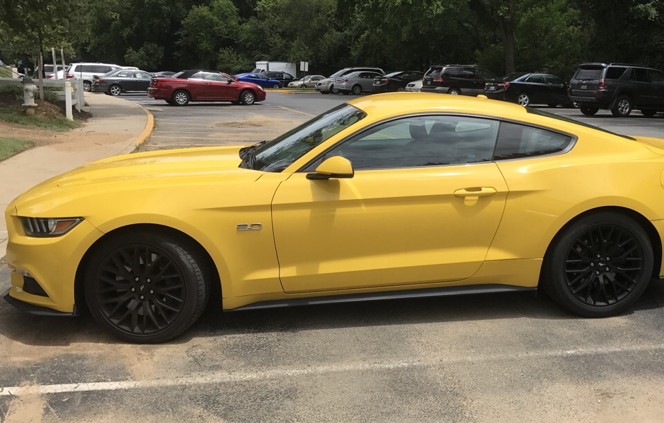2015 Ford Mustang - photo 2