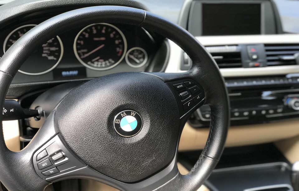 2016 BMW 3 Series - photo 2