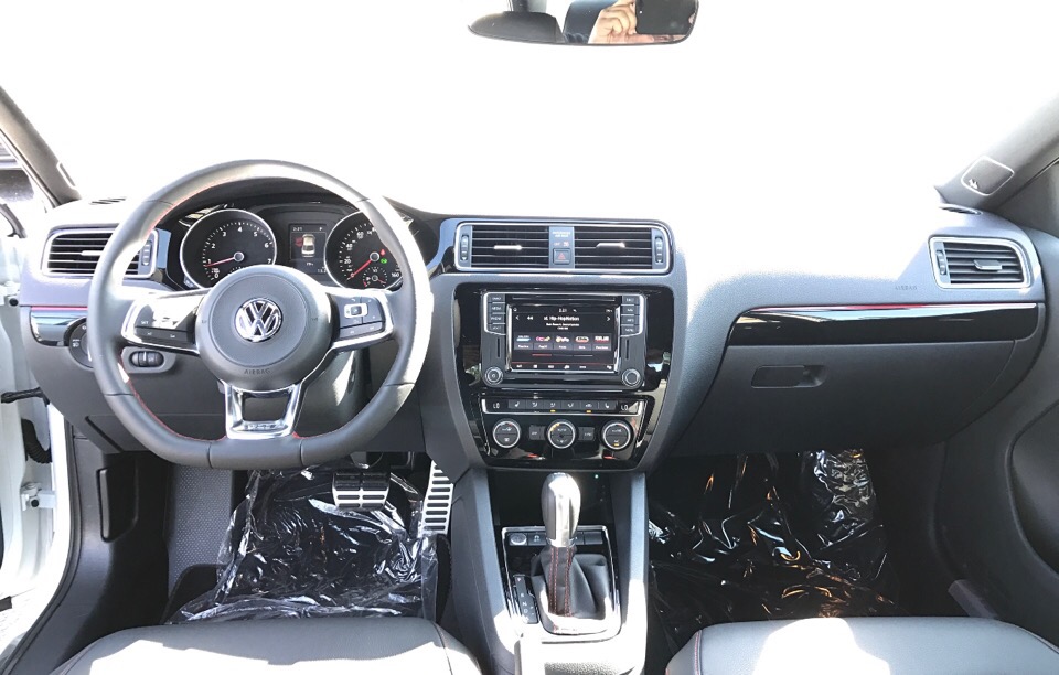 2017 Volkswagen Jetta - photo 1