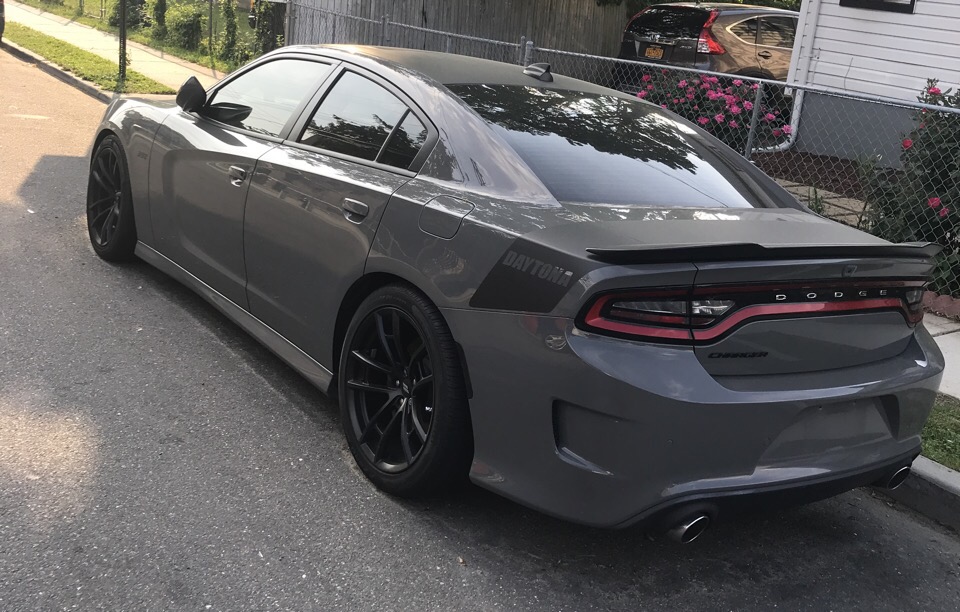 2017 Dodge Charger - photo 1