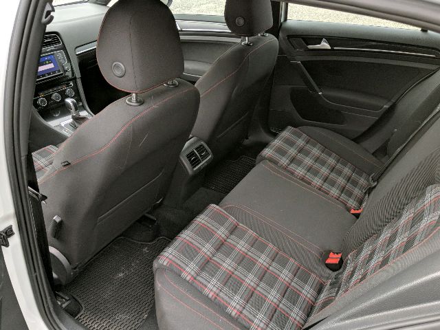 2017 Volkswagen Golf GTI - photo 5
