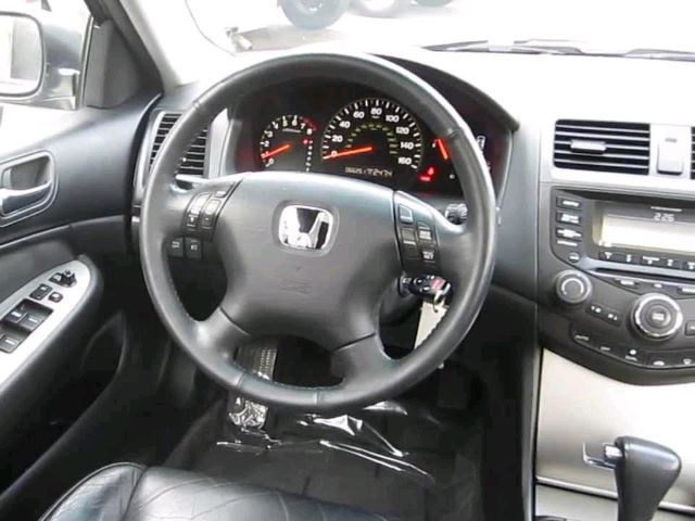 2005 Honda Accord - photo 1