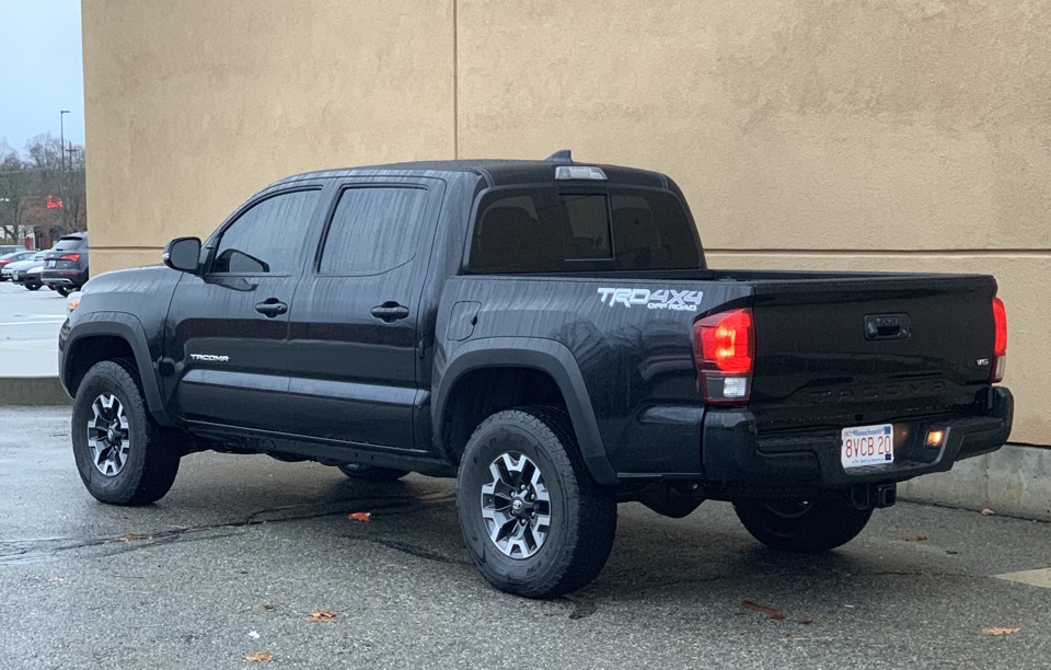 2018 Toyota Tacoma - photo 1