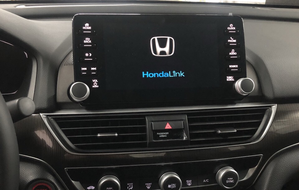 2019 Honda Accord - photo 2
