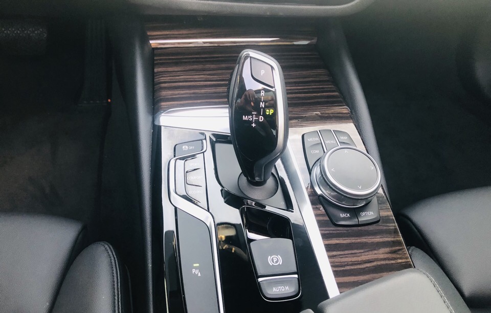 2018 BMW 5 Series - photo 8