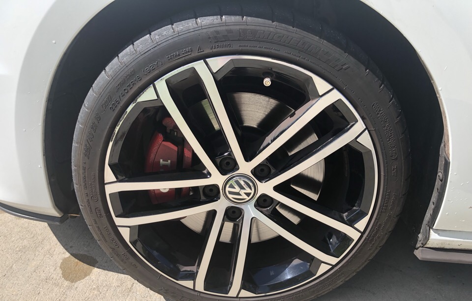 2017 Volkswagen Golf GTI - photo 2