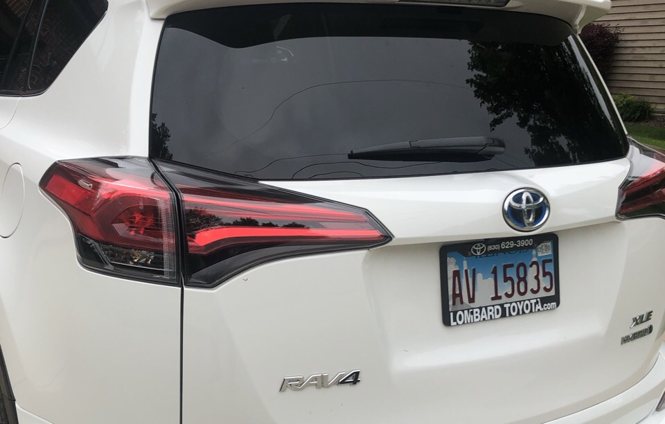 2018 Toyota RAV4 Hybrid - photo 1