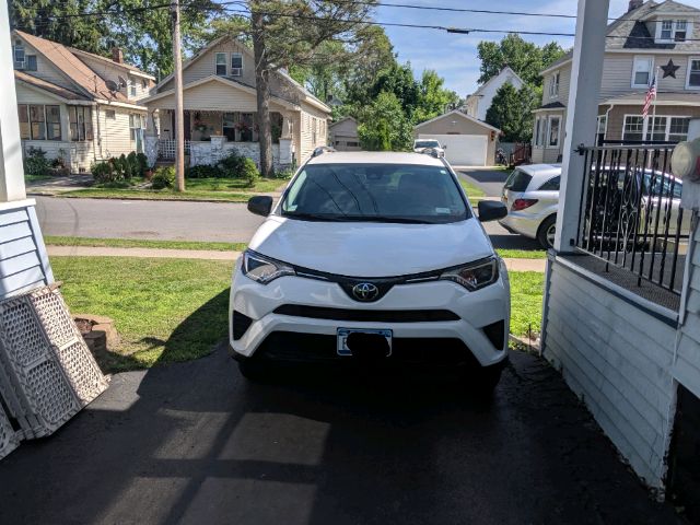 2018 Toyota RAV4 - photo 3