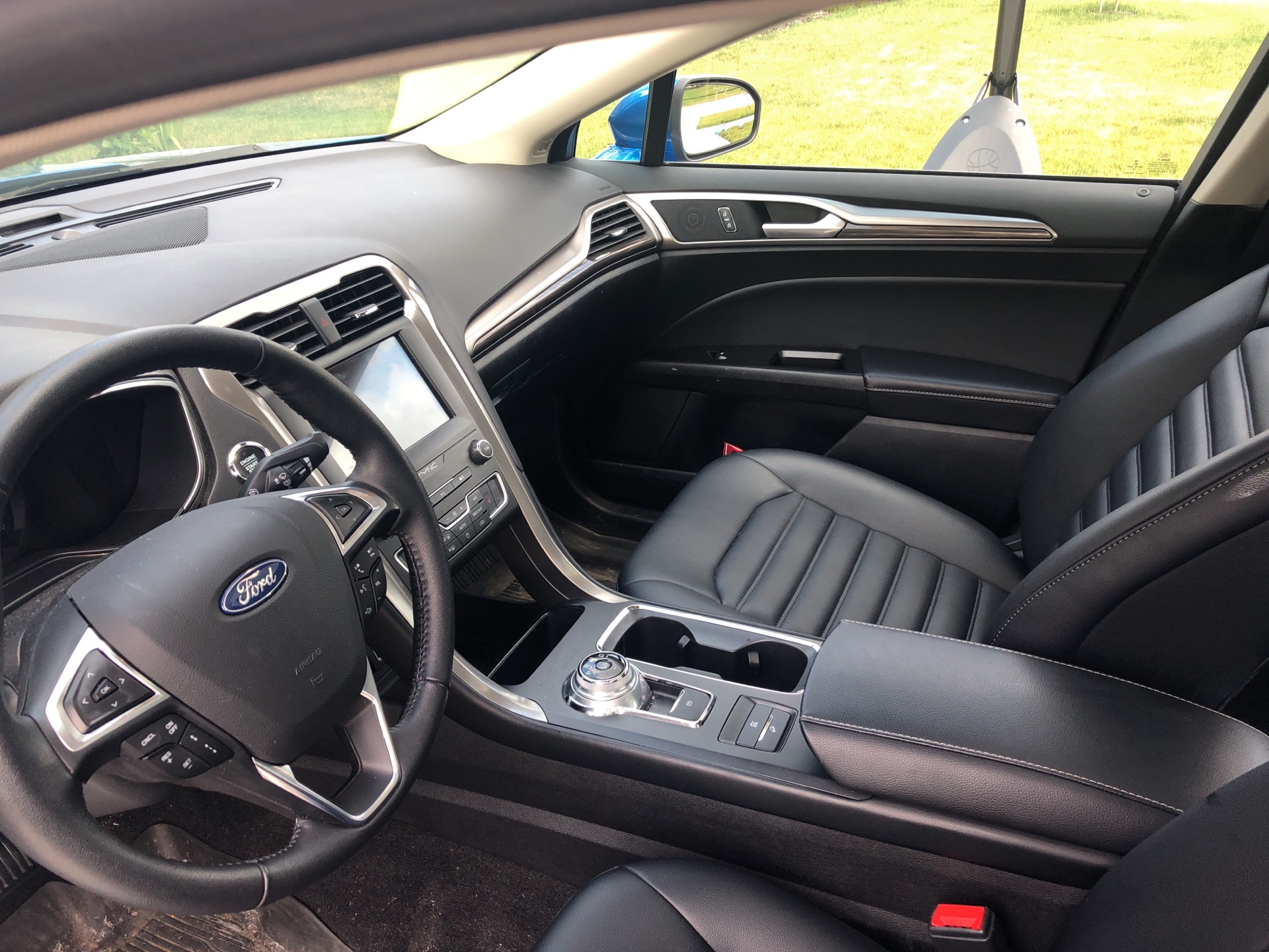 2019 Ford Fusion Hybrid - photo 2