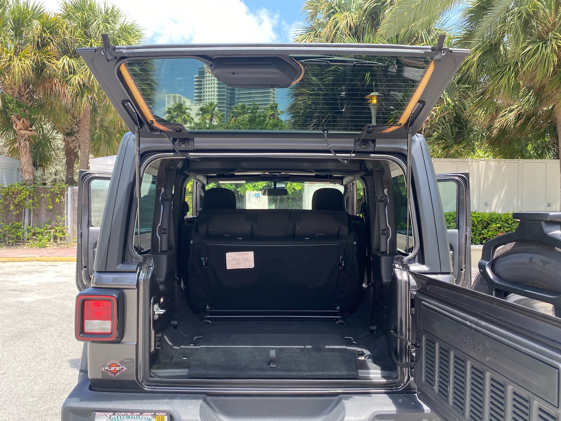 2019 Jeep Wrangler - photo 4