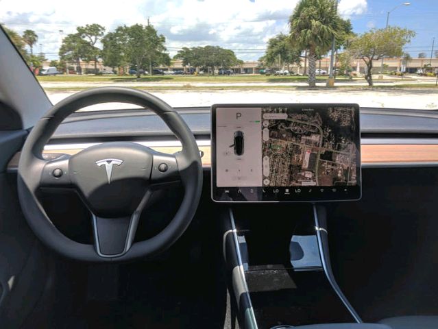 2020 Tesla Model 3 - photo 5