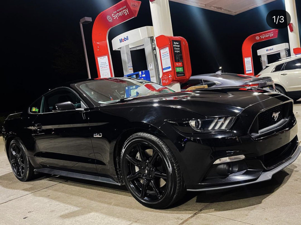 2015 Ford Mustang - photo 0
