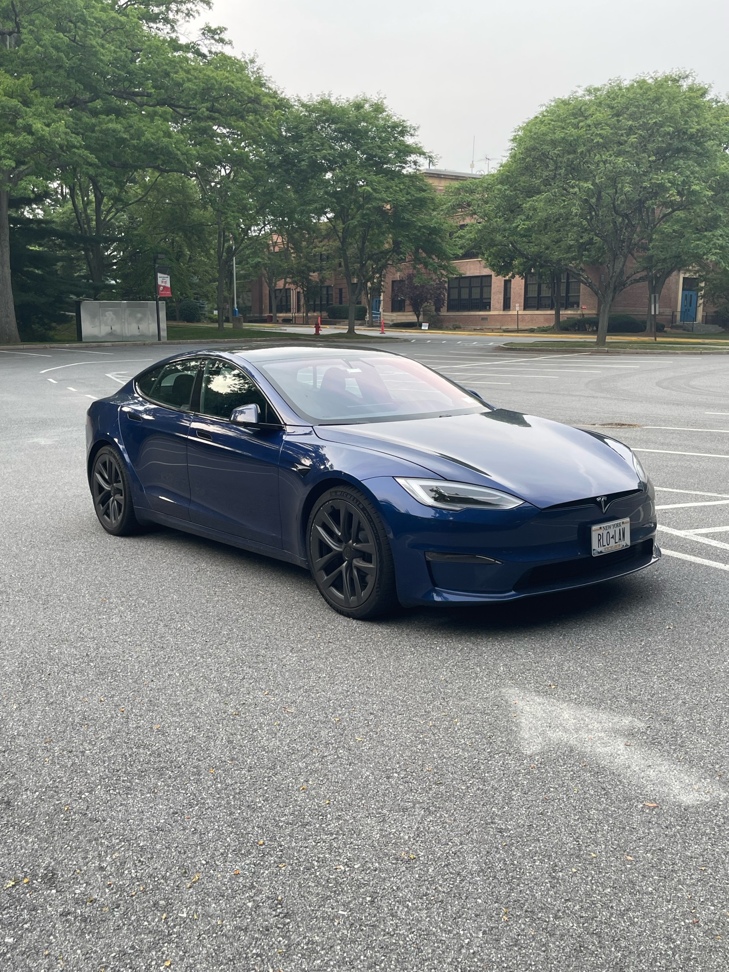 2021 Tesla Model S - photo 1