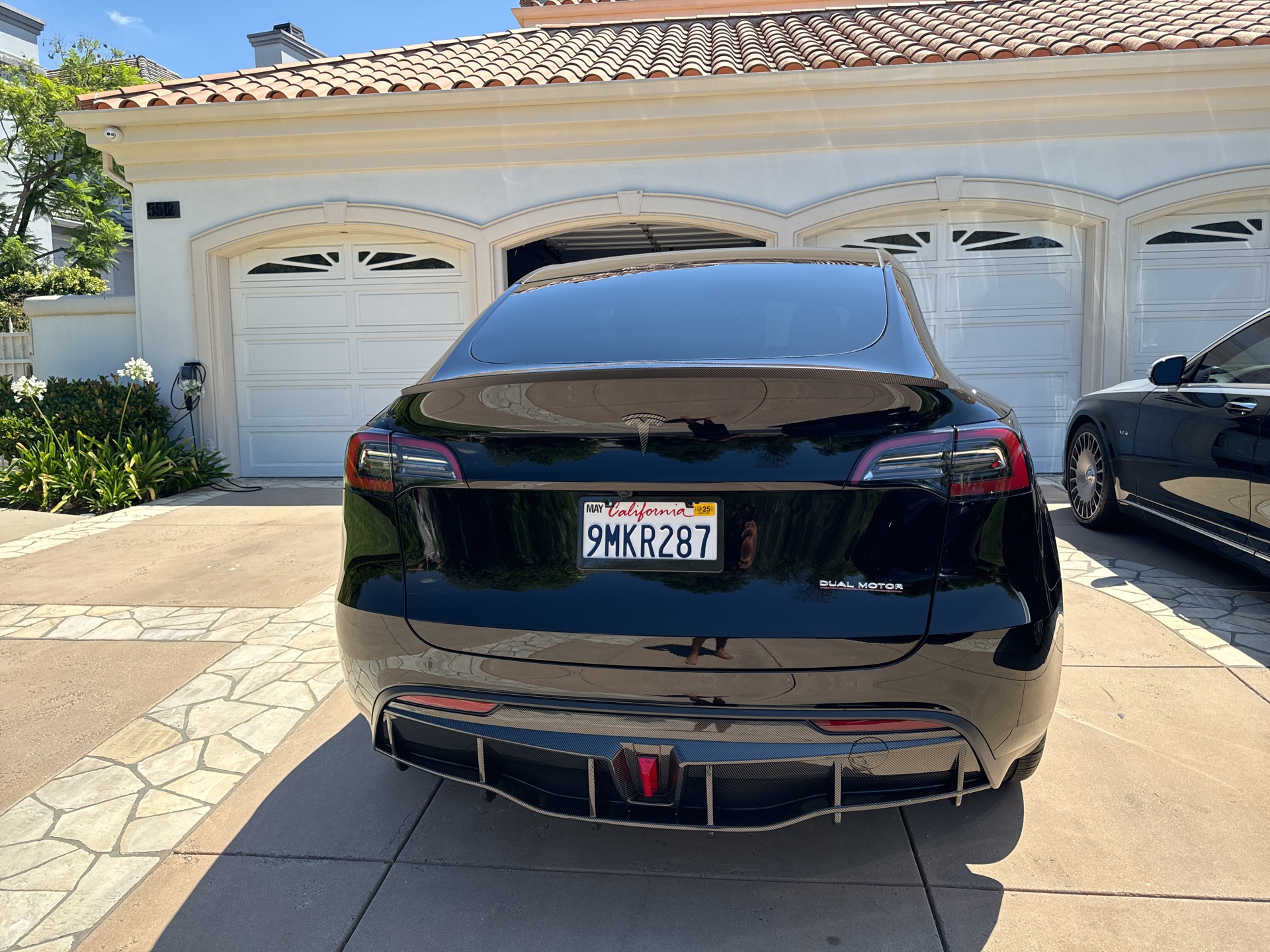 2024 Tesla Model Y - photo 2