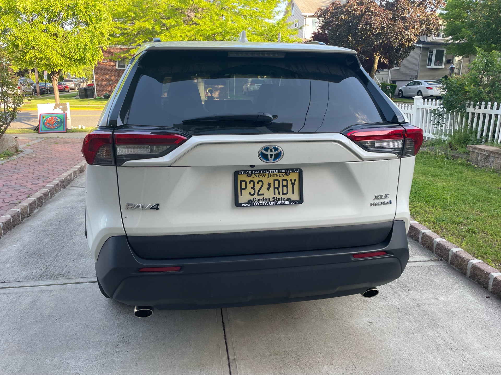 2022 Toyota RAV4 Hybrid - photo 2