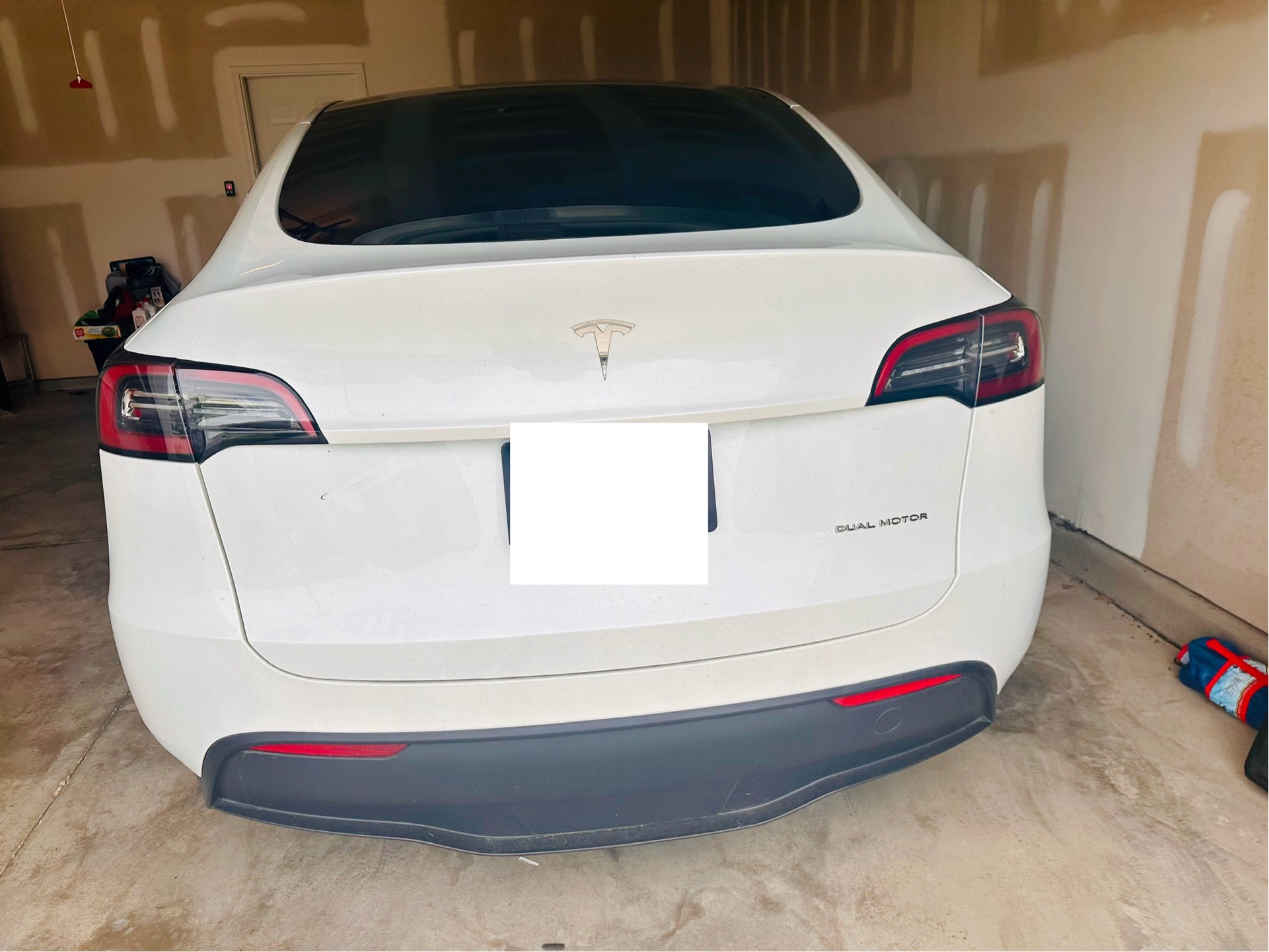 2023 Tesla Model Y - photo 2